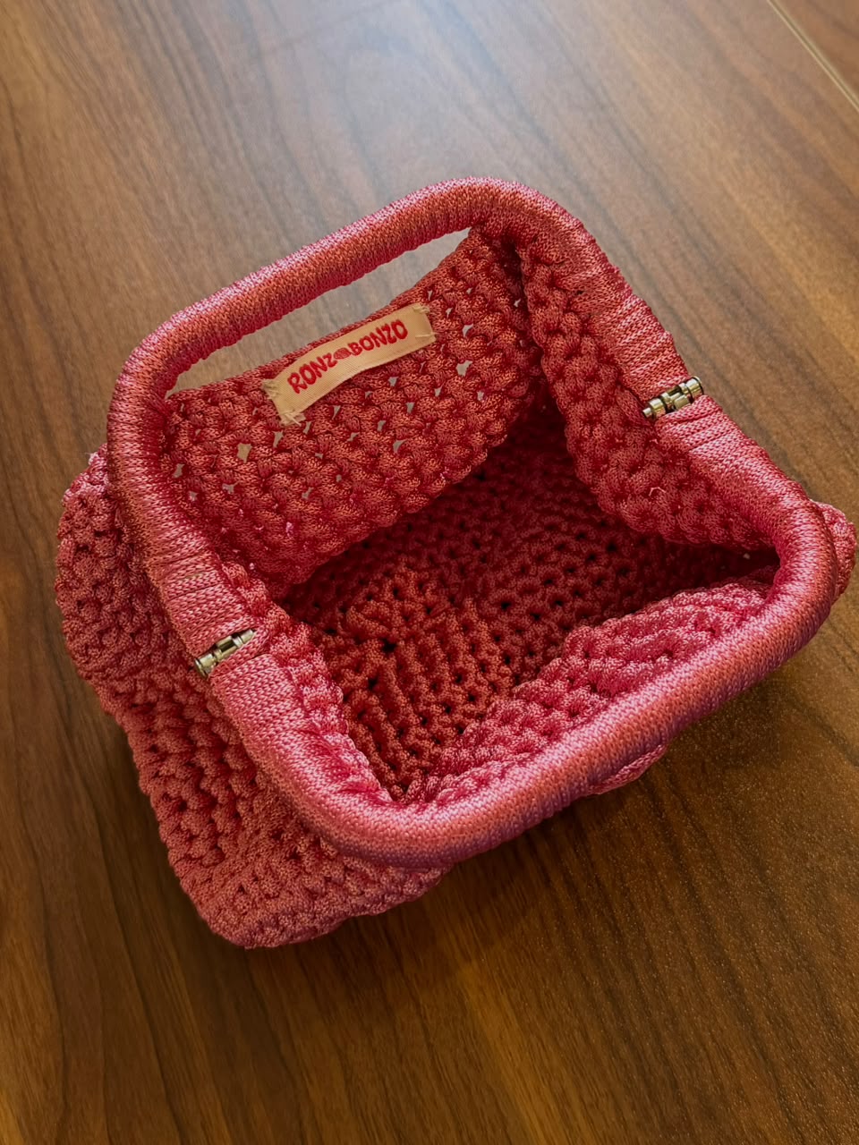 Small Bubbly Clutch