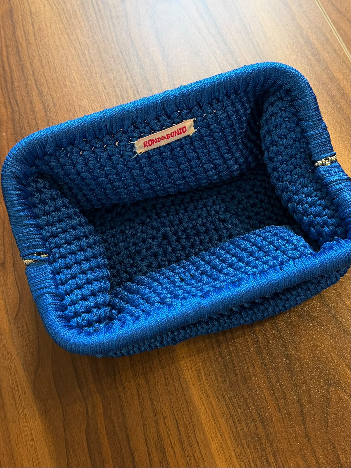Large Bubbly Clutch