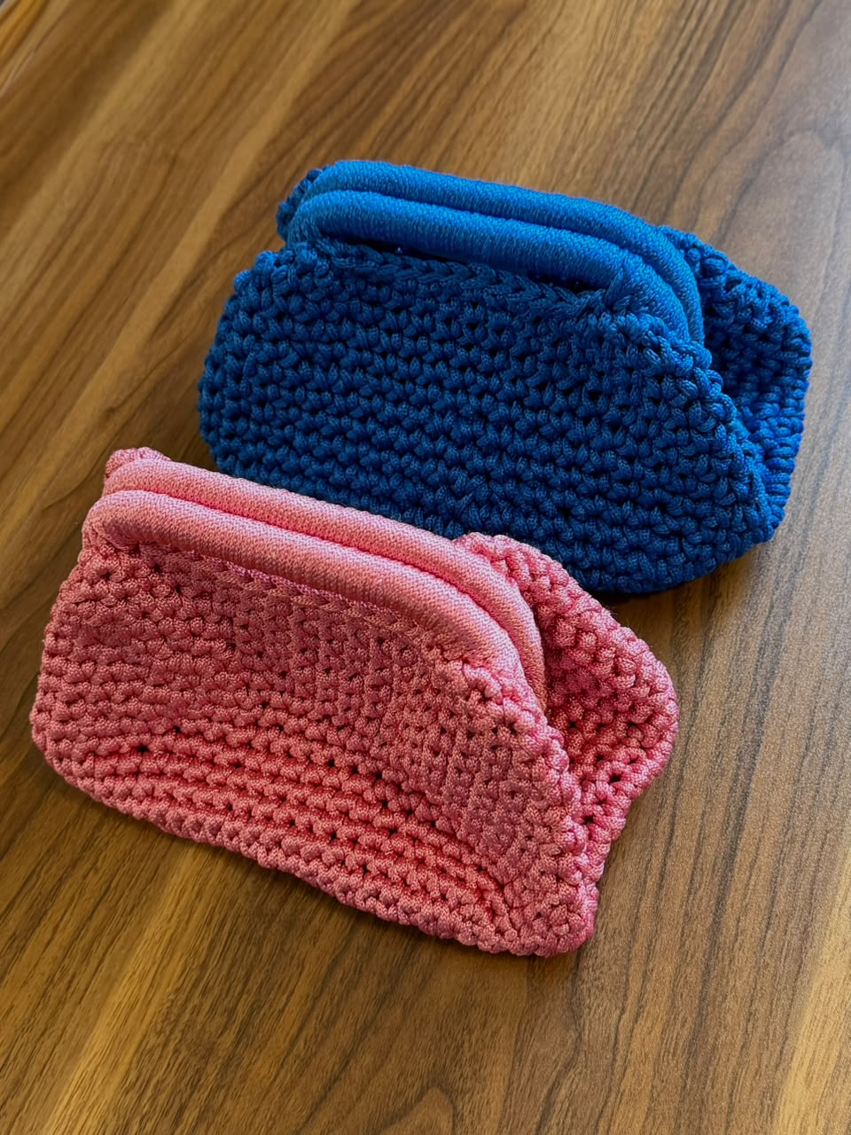 Small Bubbly Clutch Pink