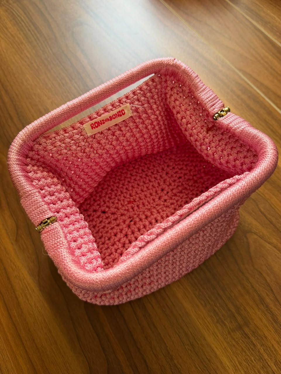 Medium Bubbly Clutch
