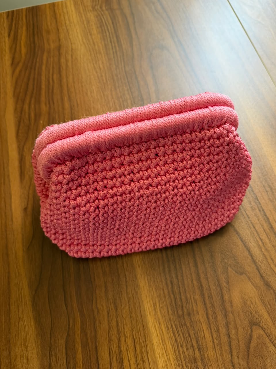Medium Bubbly Clutch
