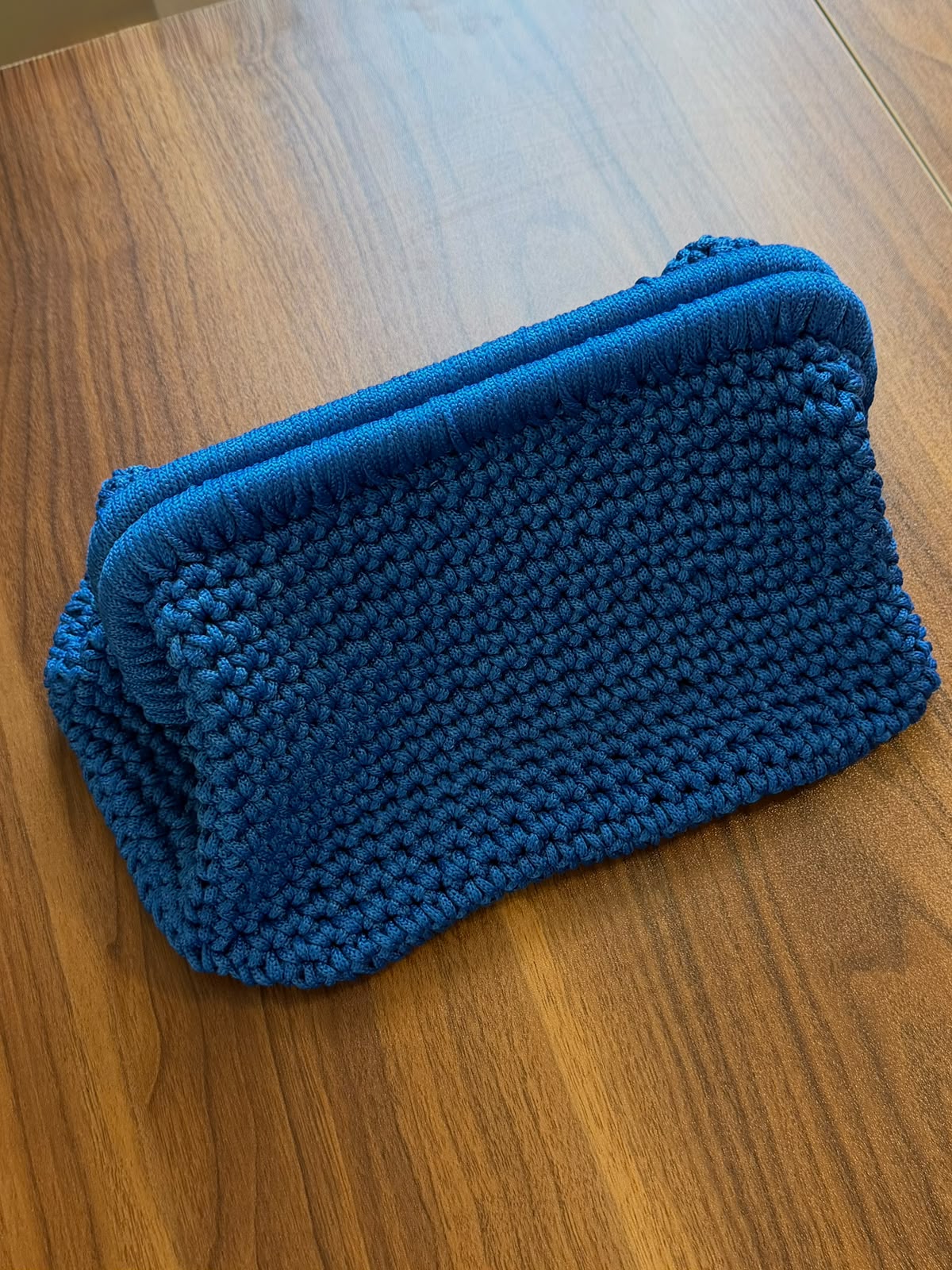 Large Bubbly Clutch